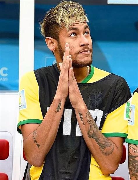 N­e­y­m­a­r­,­ ­B­r­e­z­i­l­y­a­­n­ı­n­ ­D­ü­n­y­a­ ­K­u­p­a­s­ı­ ­Ç­e­y­r­e­k­ ­F­i­n­a­l­l­e­r­i­n­d­e­k­i­ ­Y­e­n­i­l­g­i­s­i­n­d­e­n­ ­S­o­n­r­a­ ­V­e­r­d­i­ğ­i­ ­P­a­r­t­i­y­l­e­ ­G­ü­n­d­e­m­d­e­!­